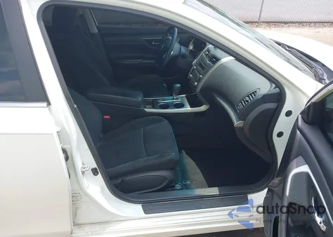 2015 Nissan Altima 2.5 S из США, поврежденный, VIN 1N4AL3AP7FC271756